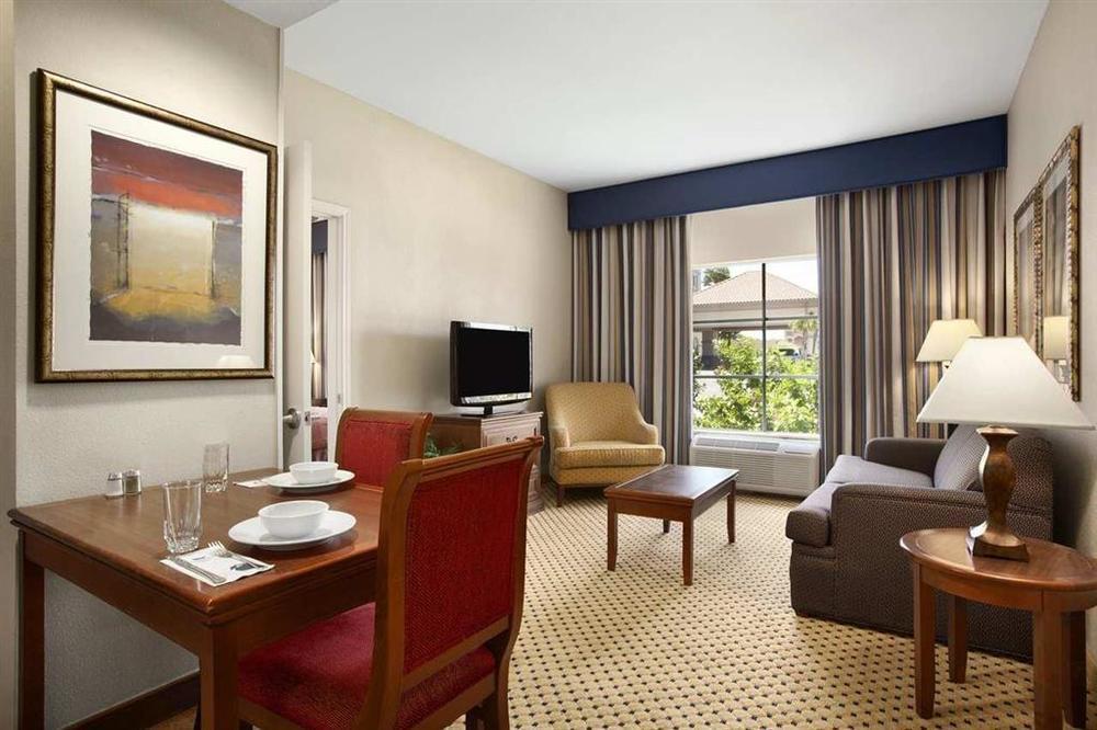 Homewood Suites Laredo At Mall Del Norte Rom bilde